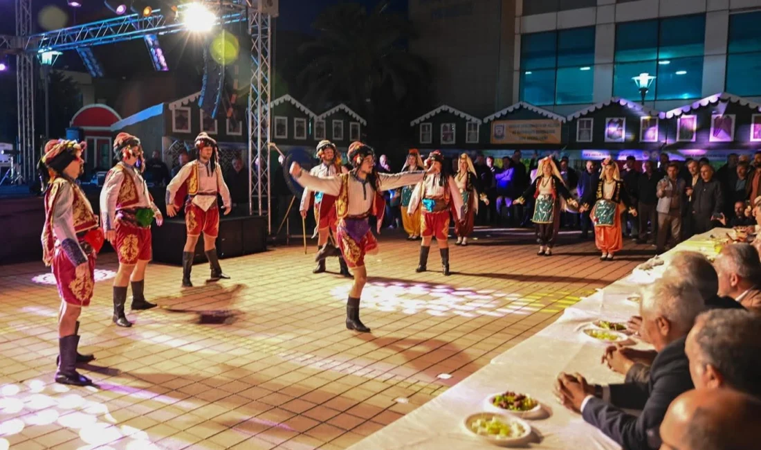  Gemlik’te bu yıl onuncusu düzenlenen Gemlik Hemşehri Dernekleri Festivali,