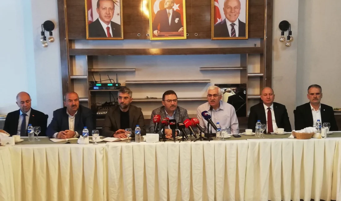  AK Parti Erzurum Milletvekilleri Selami Altınok ve Mehmet Emin