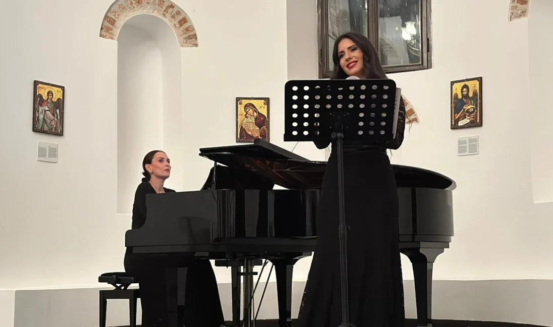 Aziz Panteleimon’da güzün ezgileri yankılandı  Bursa Nilüfer Belediyesi tarafından Gölyazı Aziz Panteleimon Kilisesi’nde düzenlenen