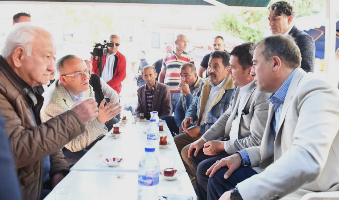  Bursa'da Osmangazi Belediye Başkanı Erkan Aydın, Cuma ziyaretleri kapsamında
