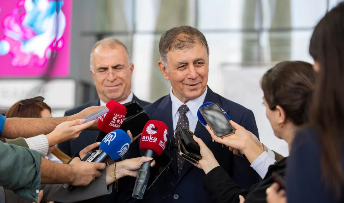  İzmir Büyükşehir Belediye Başkanı Dr. Cemil Tugay, İzmir Körfezi’nde