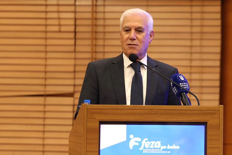 Bursa teknolojiyle dönüşüm yolunda  Skymind 2025 Akıllı Danışmanlık ve Yapay Zeka Zirvesi’nde konuşan