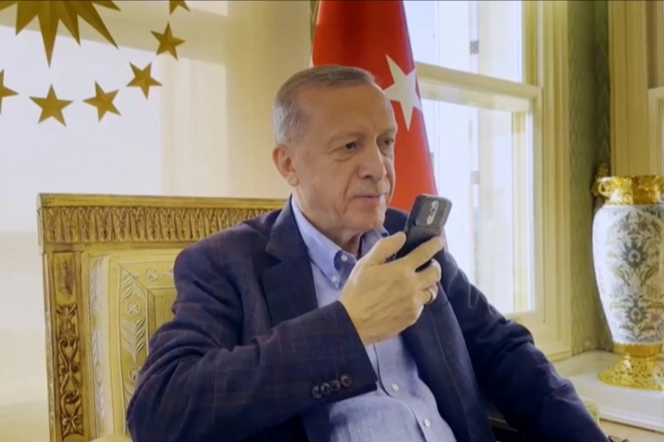  Cumhurbaşkanı Recep Tayyip Erdoğan, AK Parti İstanbul İl Başkanlığı'nın