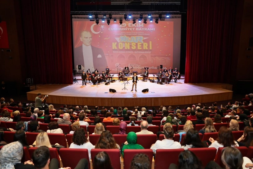 Denizli Büyükşehir’den Cumhuriyet’in 102. yılında nostaljik gece  Denizli Büyükşehir Belediyesi’nin 29 Ekim Cumhuriyet Bayramı etkinlikleri kapsamında