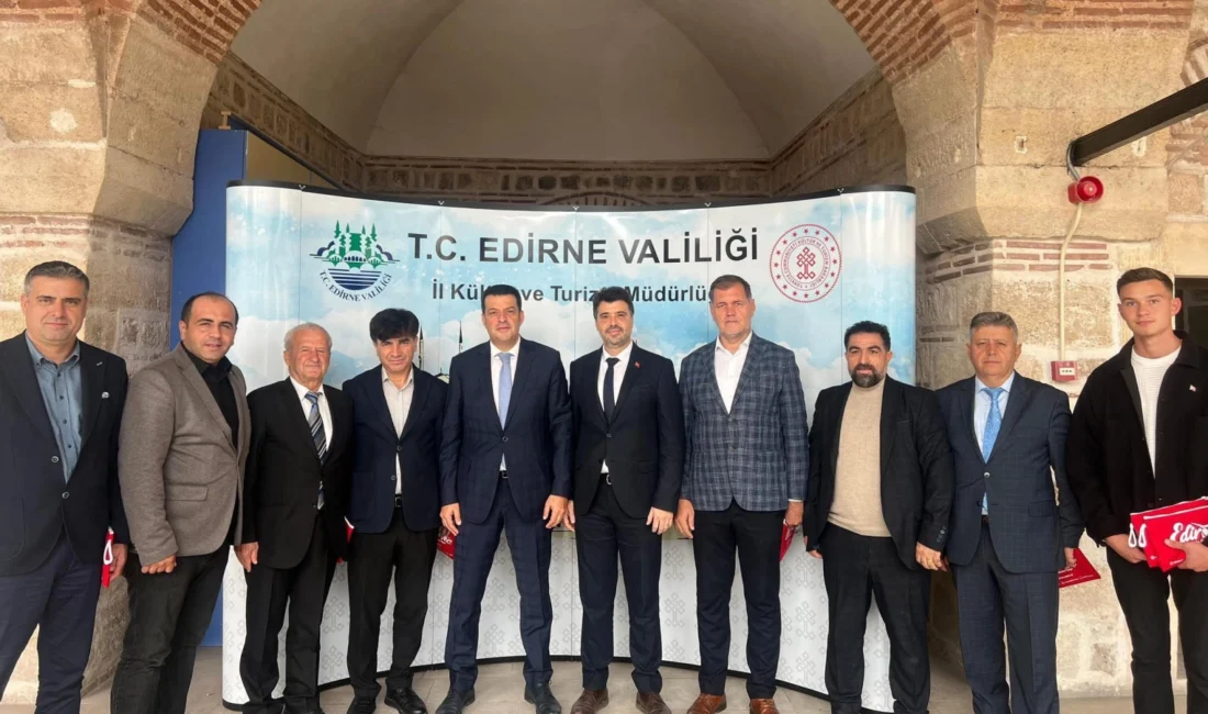  AK Parti Keşan İlçe Başkanı Savaş Pekdemir ve Yönetim