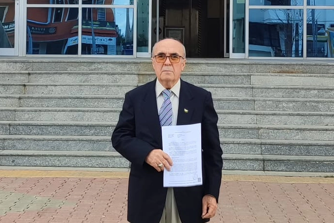 Edirne Keşan’da Şaban Balkanlı mazbatasını aldı  Edirne'de Demokrat Parti Keşan İlçe Kongresinde yeniden başkanlığa seçilen