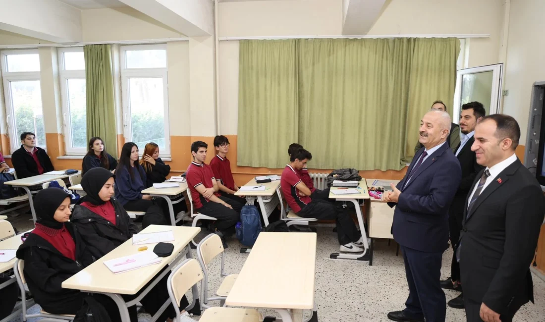  Gebze Belediye Başkanı Zinnur Büyükgöz, Süleyman Demirel Anadolu Lisesi’nde