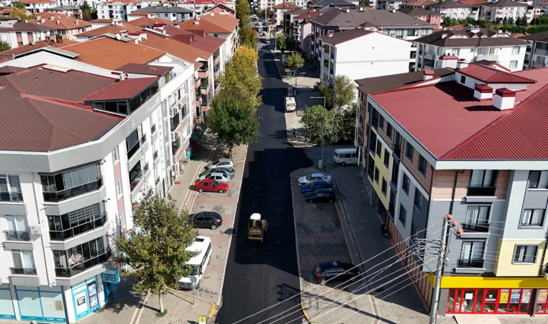  Sakarya Büyükşehir Belediyesi asfalt çalışmalarına Hendek’te devam ediyor.SAKARYA (İGFA)