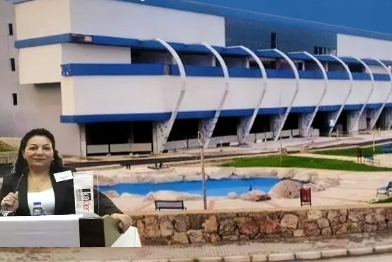 İzmir, Karabağlar'da Smyrna AVM, Devrim Mahallesi Muhtarı Neşe Kahraman'ın