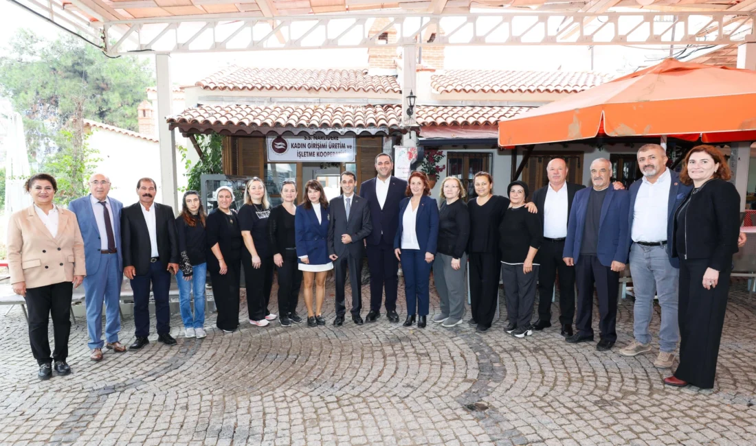  İzmir Narlıdere Ahmet Piriştina Demokrasi Meydanı’nda 19 Ekim Muhtarlar
