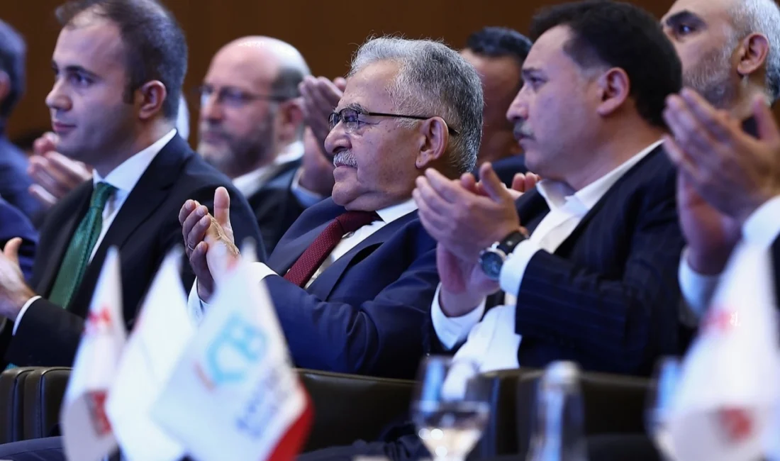 Kayseri Büyükşehir’den tarım ve hayvancılığa milyarlık destek  Kayseri Büyükşehir Belediye Başkanı Dr. Memduh Büyükkılıç, Kayseri Ticaret
