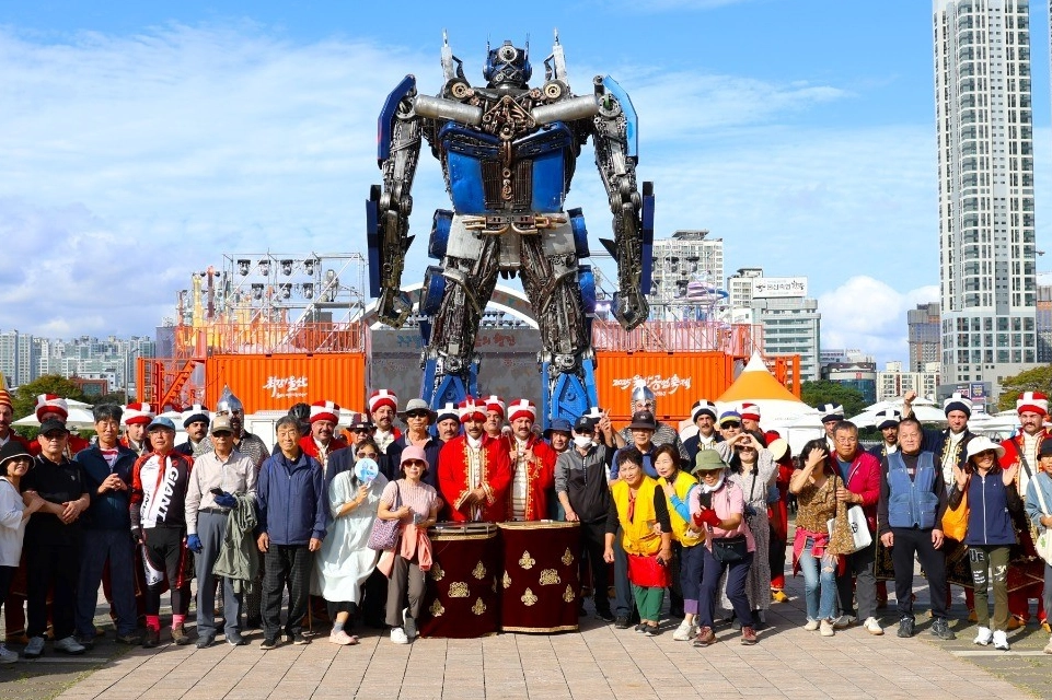  Güney Kore'de Ulsan Sanayi Festivali'nin açılış programına davet edilen