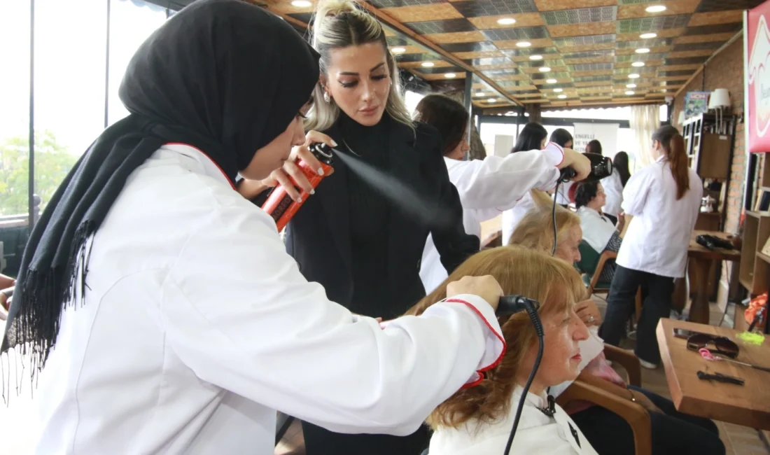  Kocaeli Büyükşehir Belediyesi, kentin gençleriyle 65 yaş üstü vatandaşları
