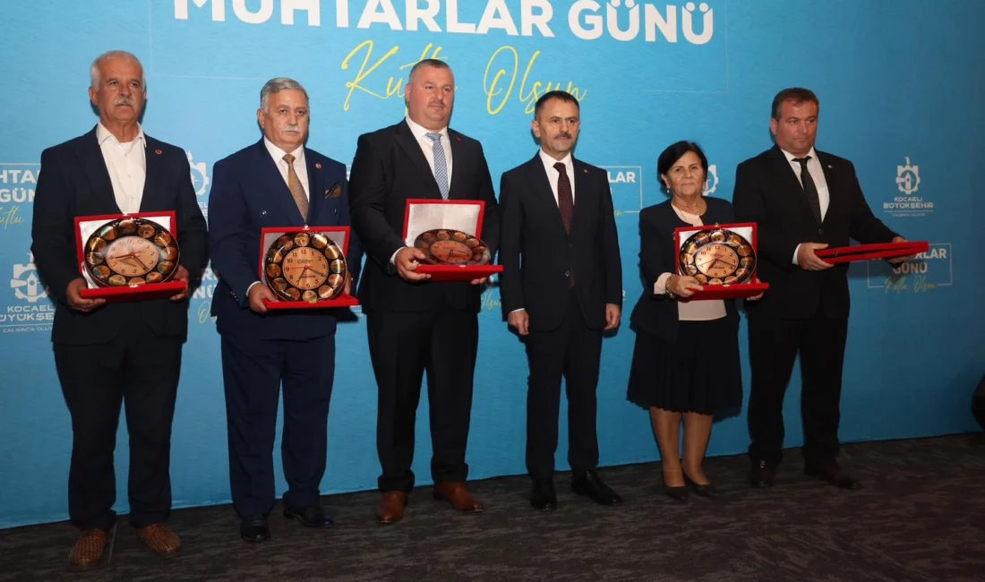  Kocaeli'de muhtarlar Büyükşehir Belediyesi'nin programında bir araya geldi. Vali