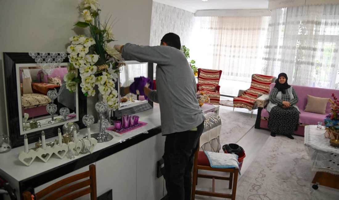 Konya Selçuklu’da ‘evde yaşlı bakım hizmeti’ örnek oluyor  Konya'da Selçuklu Belediyesi, hizmete sunduğu günden bu yana başarılı