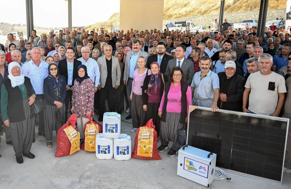  Mersin Büyükşehir Belediyesi, üretimin kalbini attıran çiftçilere tarımsal destekler