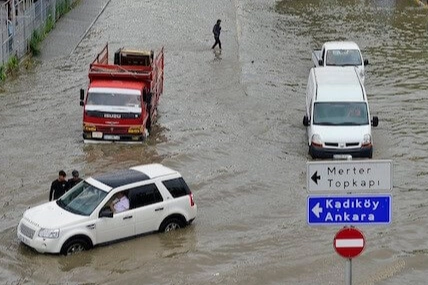 Meteoroloji uyardı: Sel, su baskını, doluya dikkat!  Meteoroloji, Marmara'nın kuzeydoğusu, Batı Karadeniz ile Samsun çevrelerinde yerel