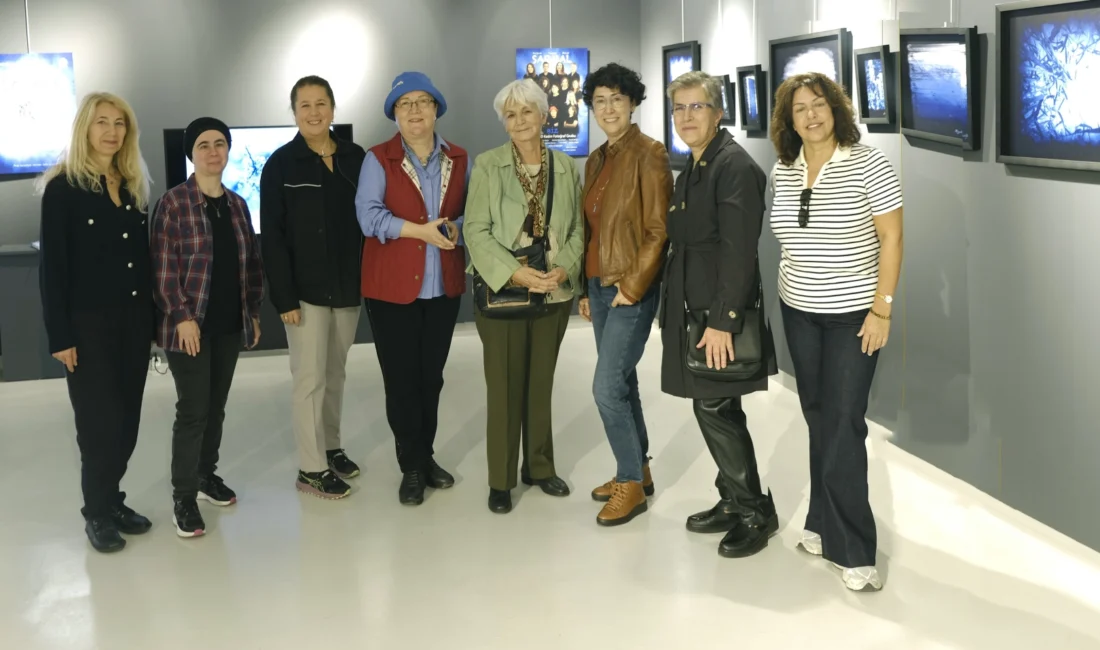 Necla Orhan ‘Sarmal’ Sergisi’nin konuğu oldu  Oluşumunun beşinci yılını ‘SARMAL’ adlı sergisiyle taçlandıran ‘BİZ’ Kadın