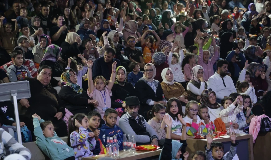  Nevşehir Belediyesi tarafından düzenlenen Kukuli Müzikali binlerce çocukla buluştu.NEVŞEHİR