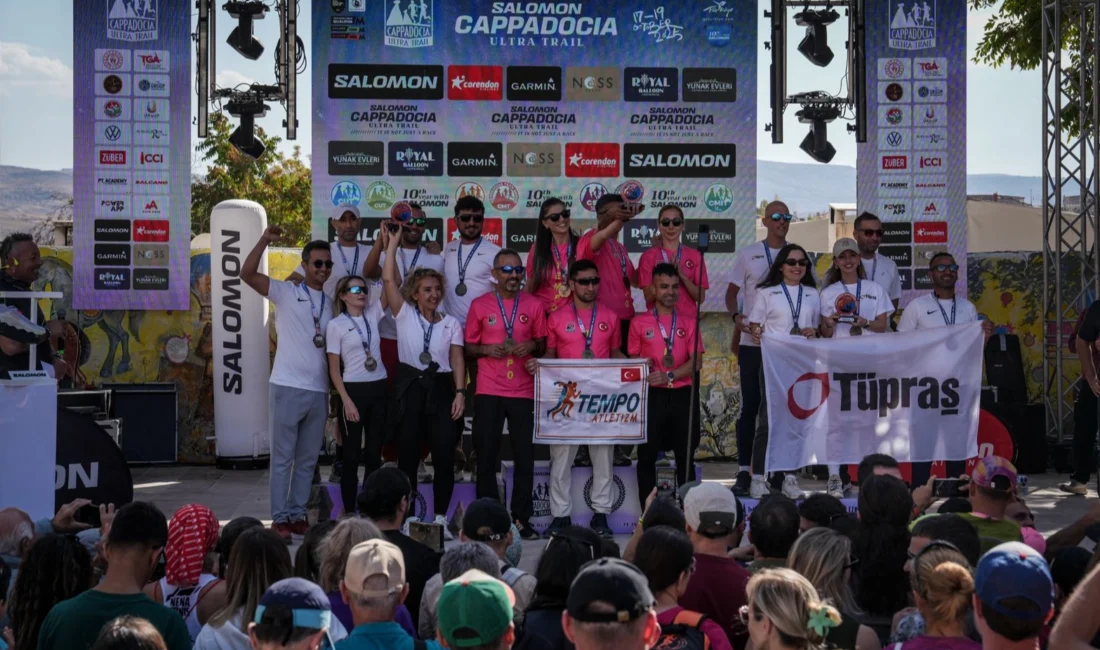  Salomon Cappadocia Ultra Trail’de dereceye giren sporculara ödülleri takdim