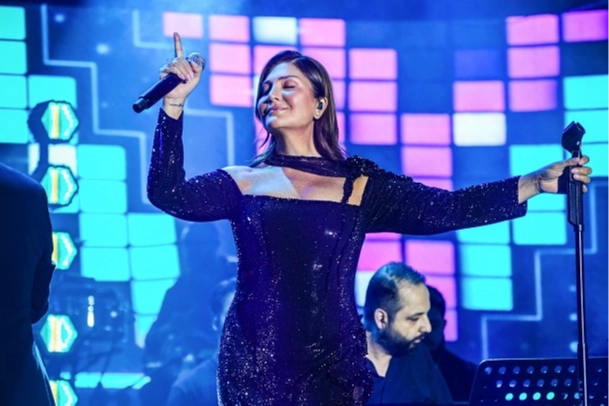 Sibel Can İstanbul sezonunu açtı  Türk müziğinin güçlü sesi Sibel Can, İstanbul'da sezonu açarak