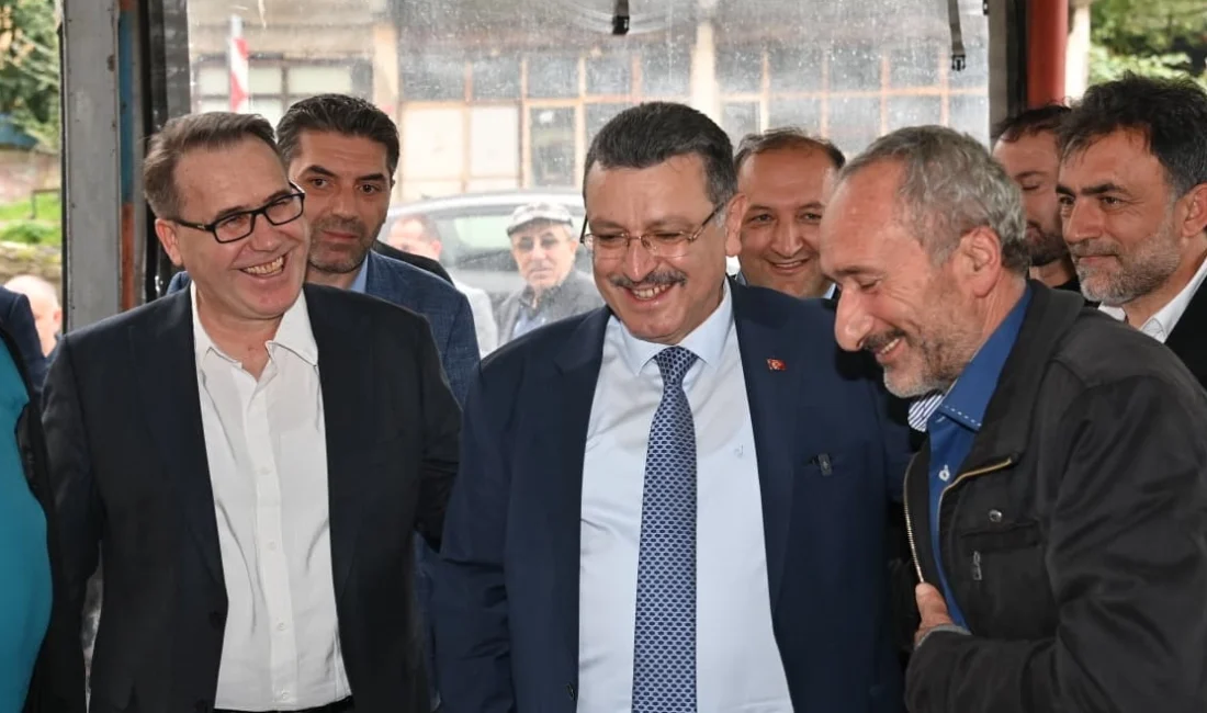 Trabzon Büyükşehir’den Benlitaş’a yeni hizmet sözü  Trabzon Büyükşehir Belediye Başkanı Ahmet Metin Genç, Akçaabat ilçesine