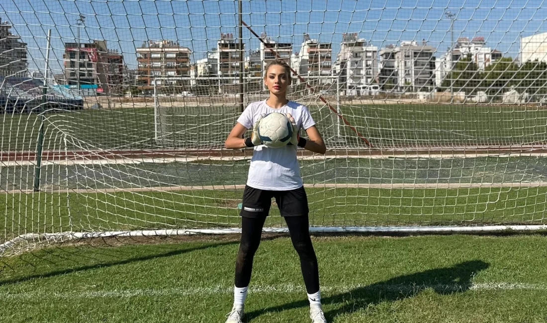  Sahaların güzellik kraliçesi ve magazin dünyasının dikkat çeken ismi