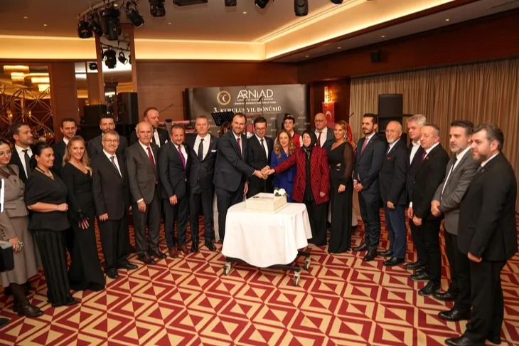  Arnavut İş İnsanları Derneği (ARNİAD), kuruluşunun 3’üncü yılını Mövenpick