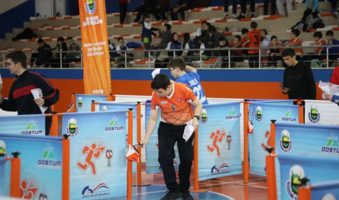  Bursa'da İnegöl Belediyesi Okullar Arası Spor Festivalinde oryantiring branşı