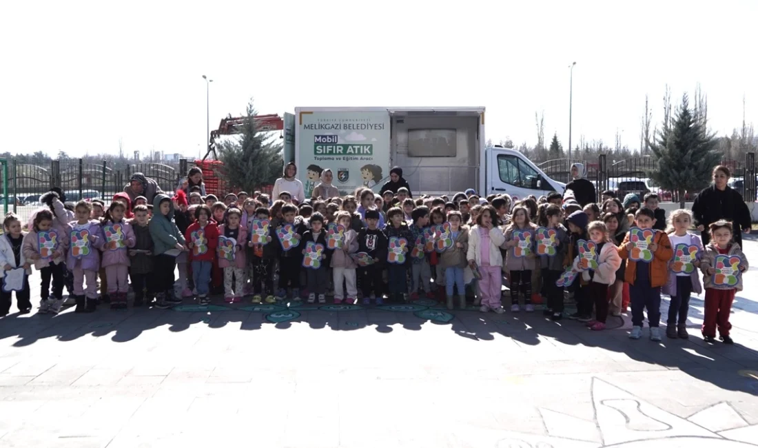  “Mobil Sıfır Atık Toplama ve Eğitim Aracı” ile okullarda