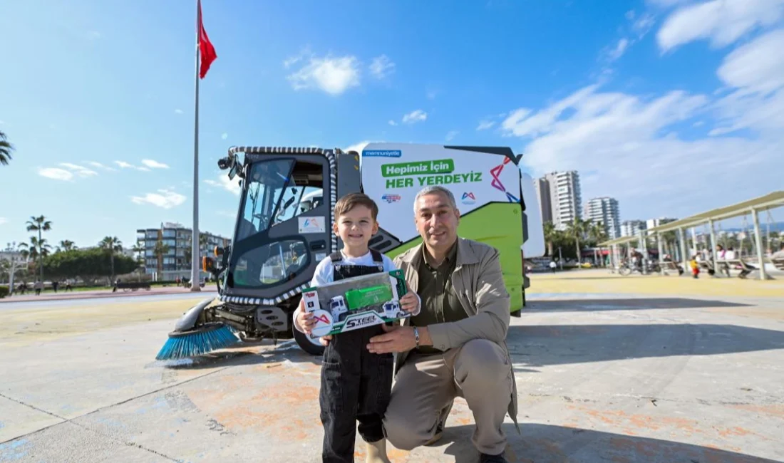  Mersin Büyükşehir Belediyesi, süpürge araçlarına olan sevgisi sosyal medyada