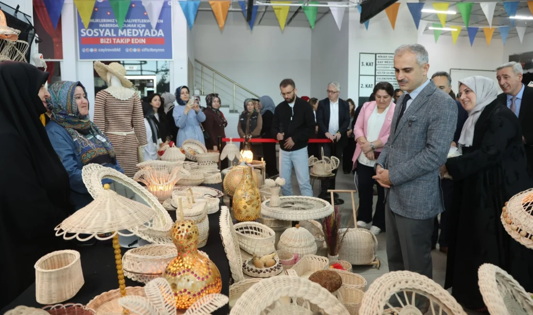 Kocaeli'de Çayırova Belediyesi’nin veli eğitim kurslarında yıl boyunca eğitim