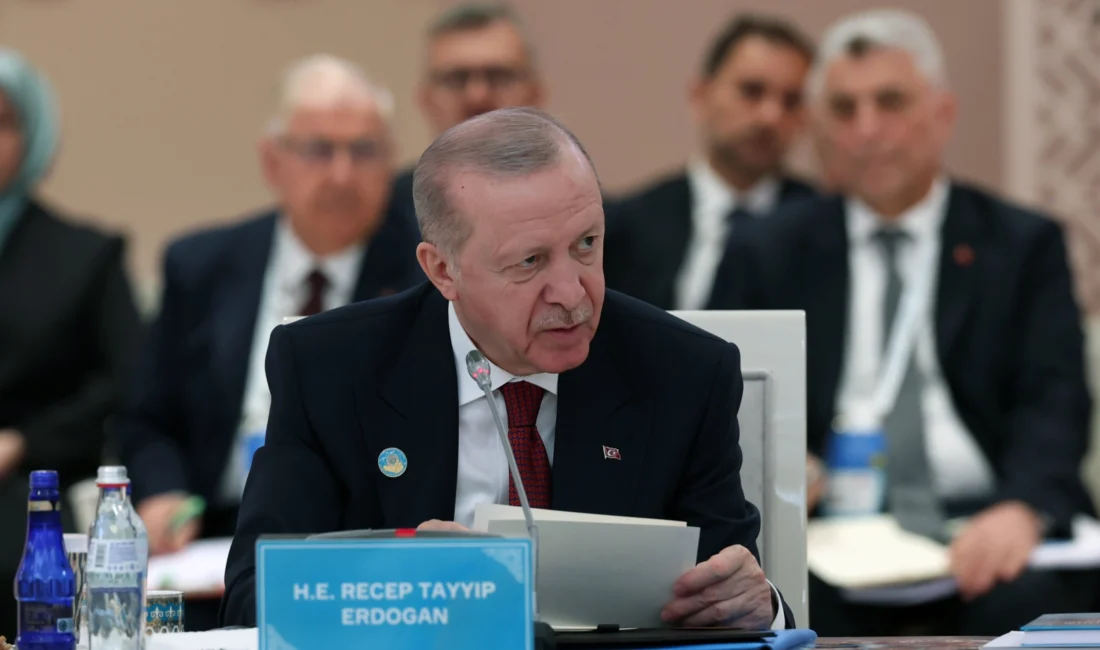  Cumhurbaşkanı Recep Tayyip Erdoğan, Kazakistan’ın Türkistan kentinde düzenlenen Türk