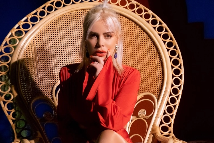 ‘Zamansız Sezen Aksu Şarkıları’, dünyaca ünlü, Grammy adayı Esin