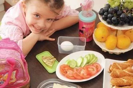  Beslenme ve Diyetetik Bölümü Öğretim Görevlisi Kübra Şahin, okul