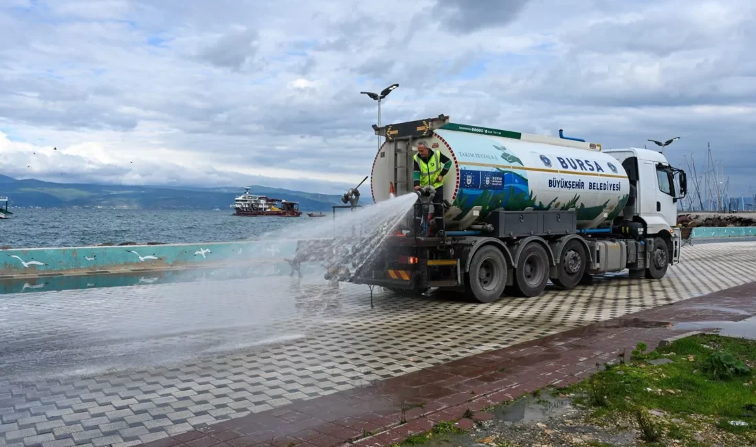  Bursa Büyükşehir Belediyesi, kentteki yoğun yağışların ardından olumsuz etkilenen