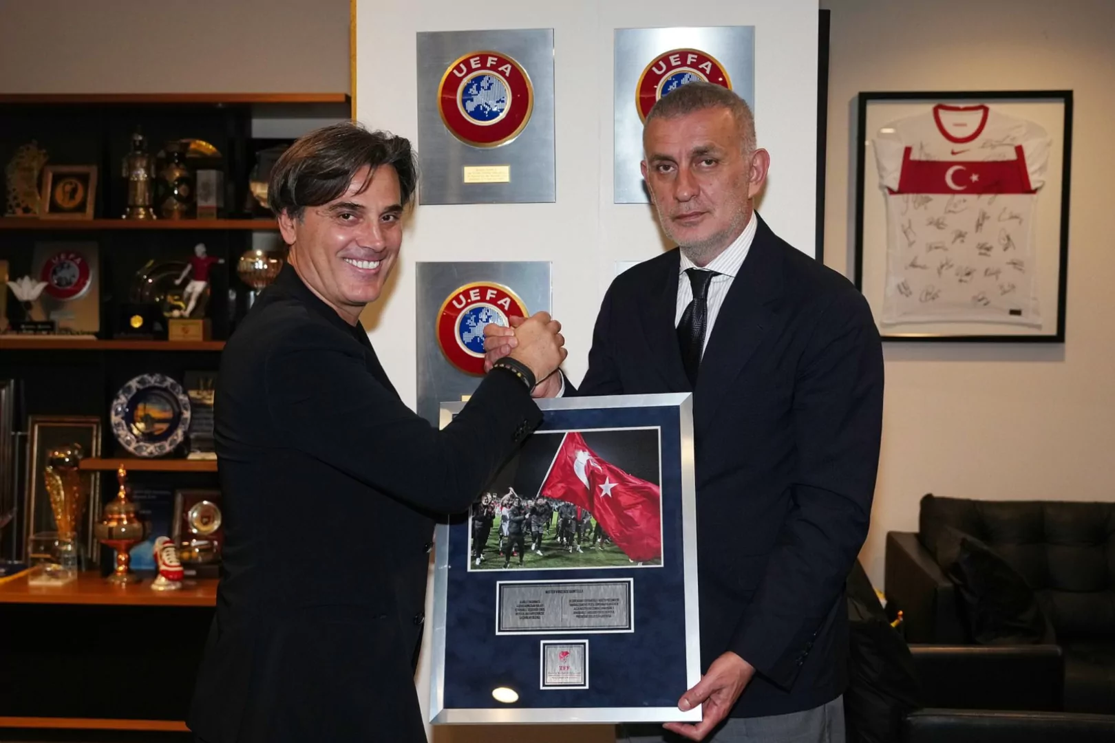  Türkiye Futbol Federasyonu Başkanı İbrahim Ethem Hacıosmanoğlu, Vincenzo Montella